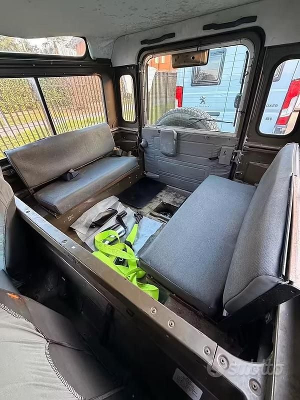 Usado Land Rover Defender 122 HP (89 kW) 2000 Verde Carrinha