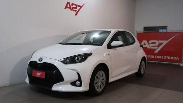 Usata Toyota Yaris Hybrid Business Edition 116 CV (85 kW) 2021 Bianco Utilitaria