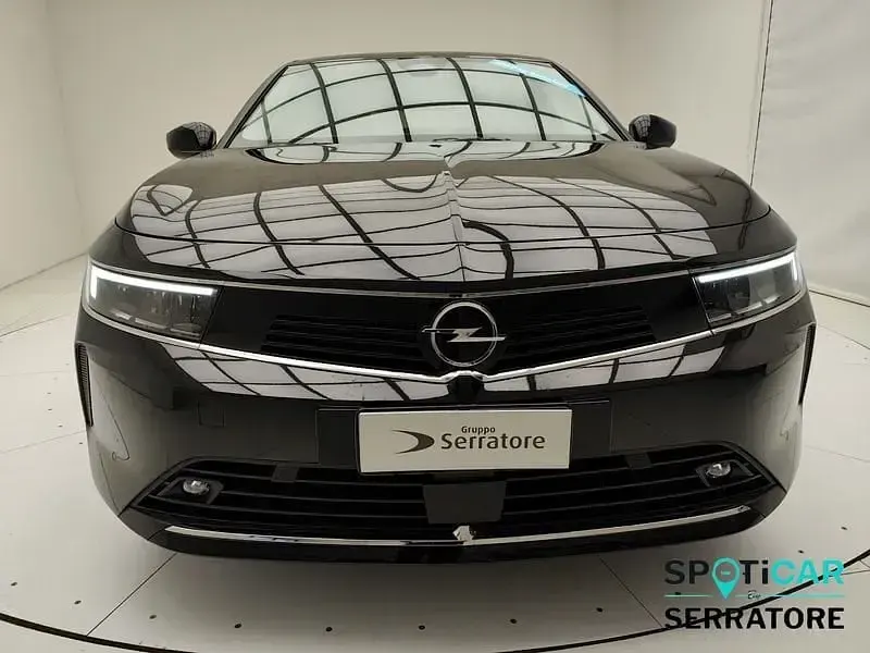 Usata Opel Astra Business Elegance 180 CV (132 kW) 2022 Nero Utilitaria