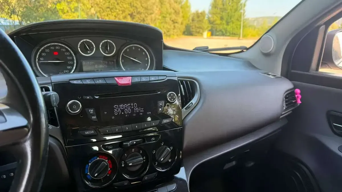 Usata Lancia Ypsilon Gold 69 CV (50 kW) 2011 Utilitaria