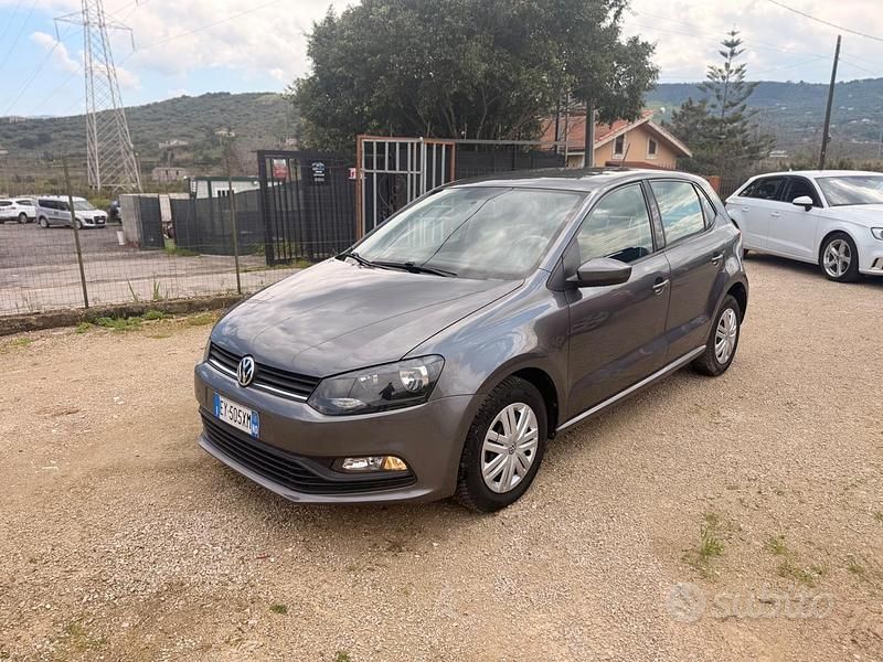 Usata VW Polo Trendline 74 CV (54 kW) 2015 Grigio Berlina