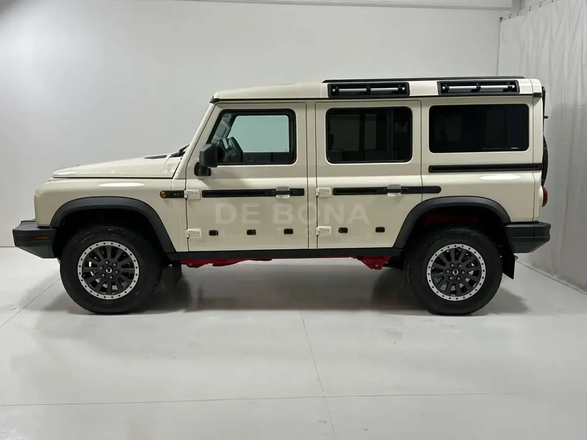 Usata Ineos Grenadier 249 CV (183 kW) 2024 Solid paint white Station wagon