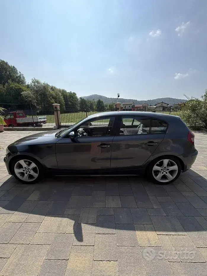 Usata BMW 120 163 CV (119 kW) 2005 Grigio Utilitaria
