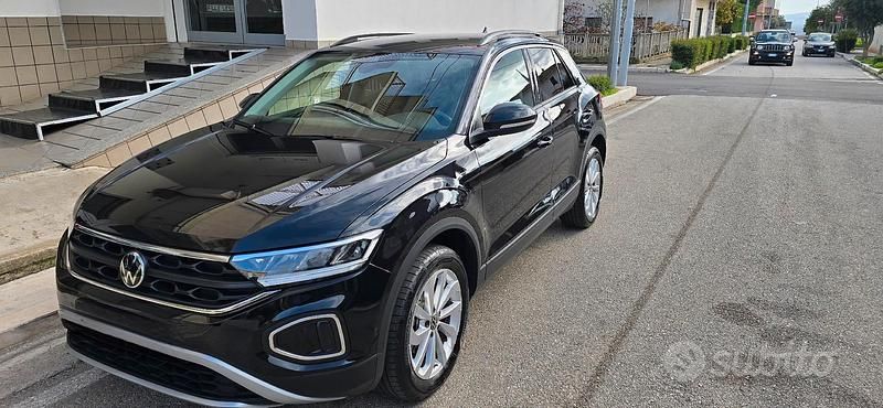 Usata VW T-Roc Edition 116 CV (85 kW) 2024 Nero SUV