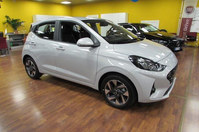 Nuova Hyundai i10 63 CV (46 kW) 2025 Grigio Utilitaria