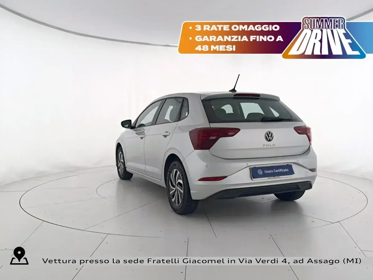 Usata VW Polo Life 95 CV (69 kW) 2023 Reflex silver metallizzato Utilitaria