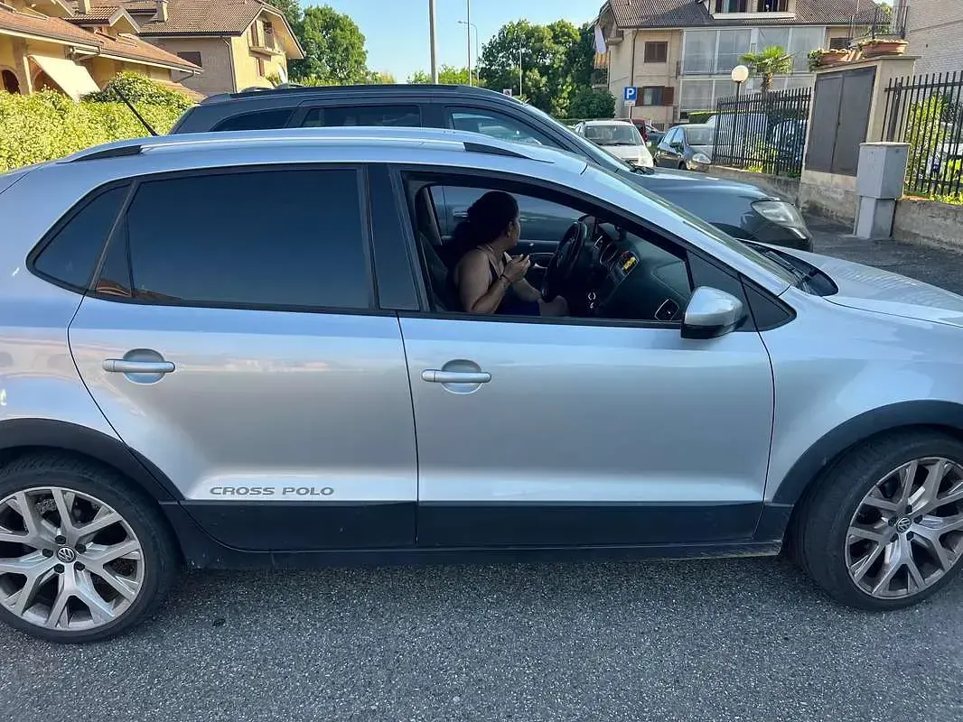 Usata VW Polo Cross 90 CV (66 kW) 2016 Argento Utilitaria