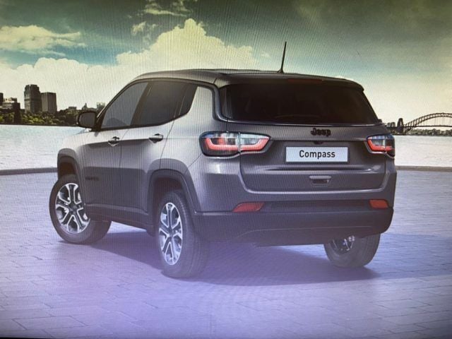 Usata Jeep Compass Limited 131 CV (96 kW) 2024 Gray SUV