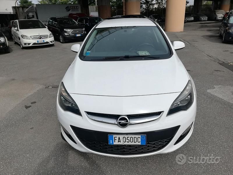 Usata Opel Astra S 110 CV (80 kW) 2015 Bianco Station wagon