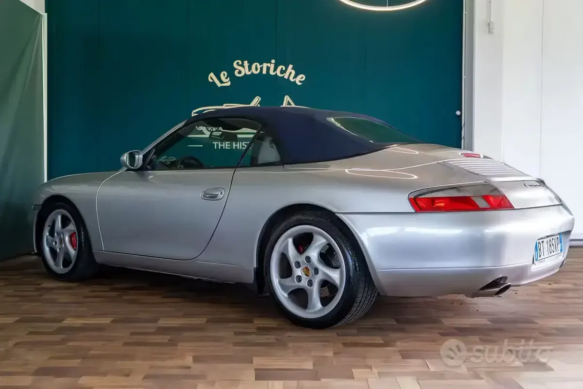 Usata Porsche 911 Carrera 4 Cabriolet 300 CV (220 kW) 2001 Grigio Cabrio