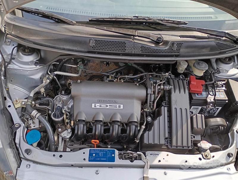 Usata Honda Jazz 78 CV (57 kW) 2003 Grigio Utilitaria