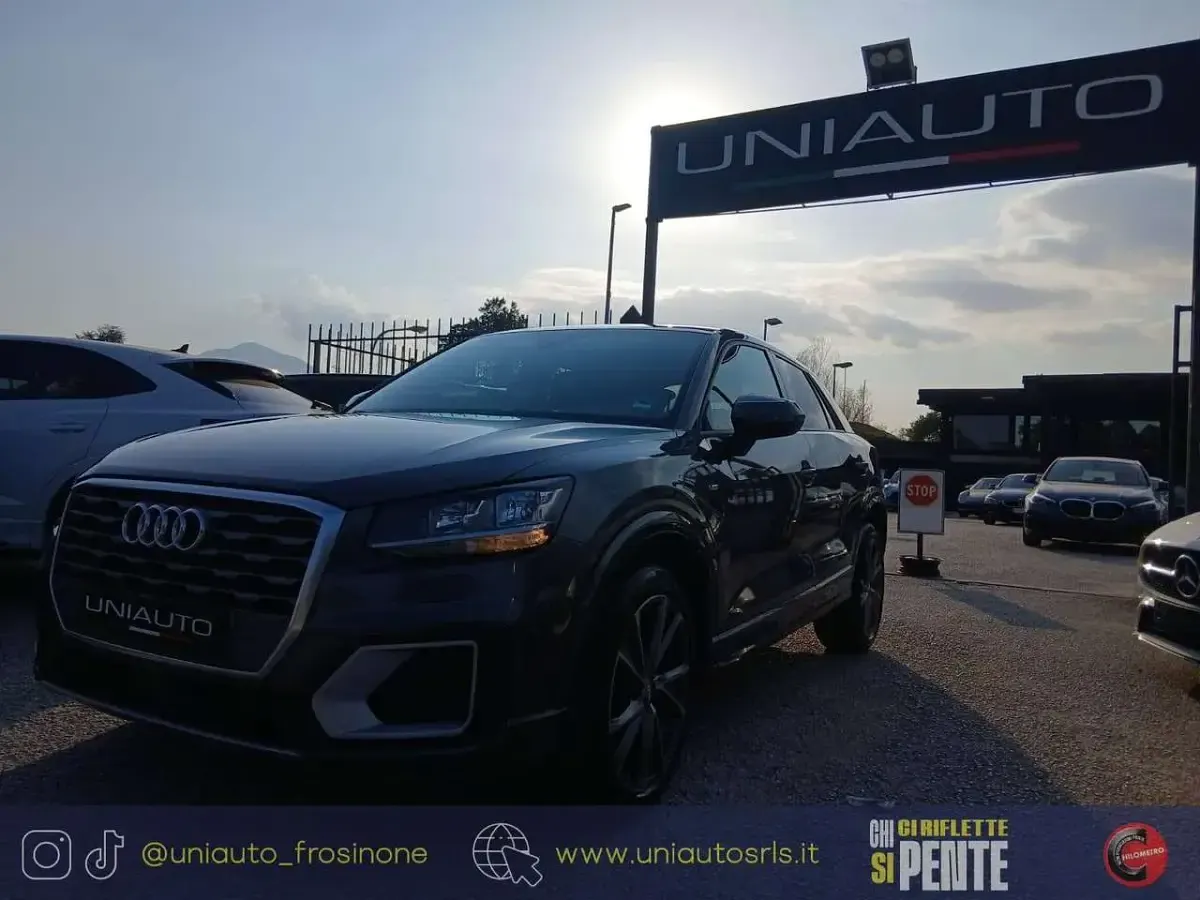 Usata Audi Q2 Sport 116 CV (85 kW) 2017 Argento SUV