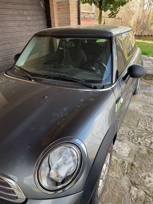 Usata Mini ONE 75 CV (55 kW) 2010 Grigio Utilitaria
