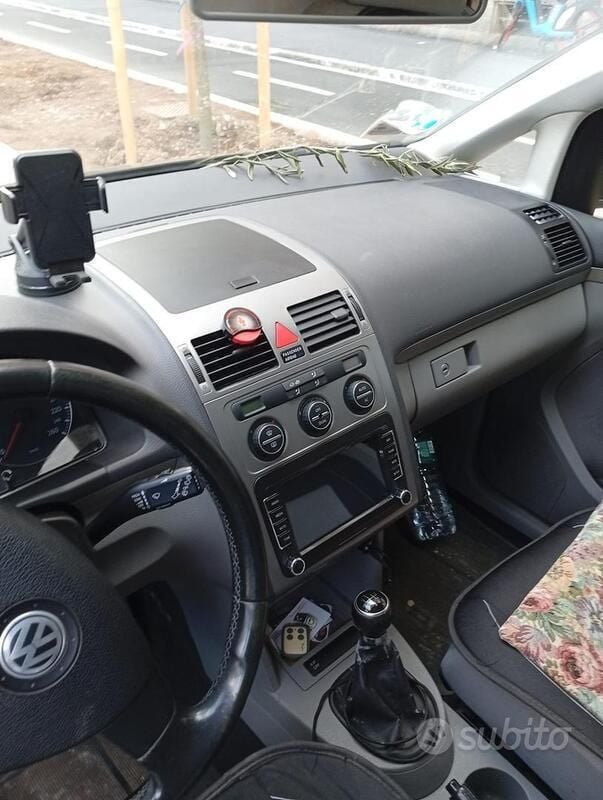 Usata VW Touran 105 CV (77 kW) 2009 Nero Monovolume