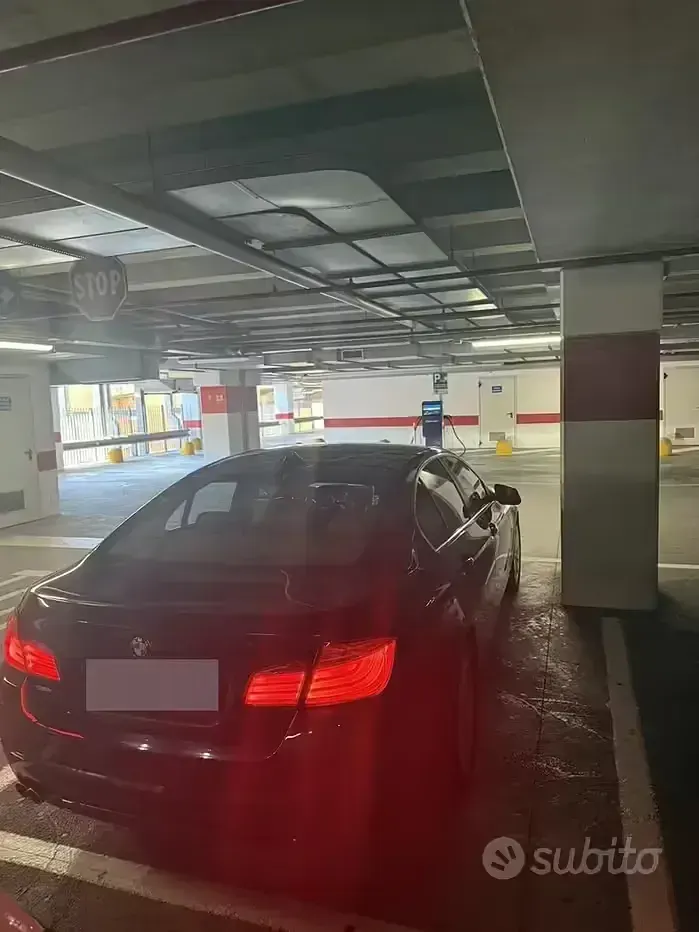 Usata BMW 520 184 CV (135 kW) 2012 Nero Berlina