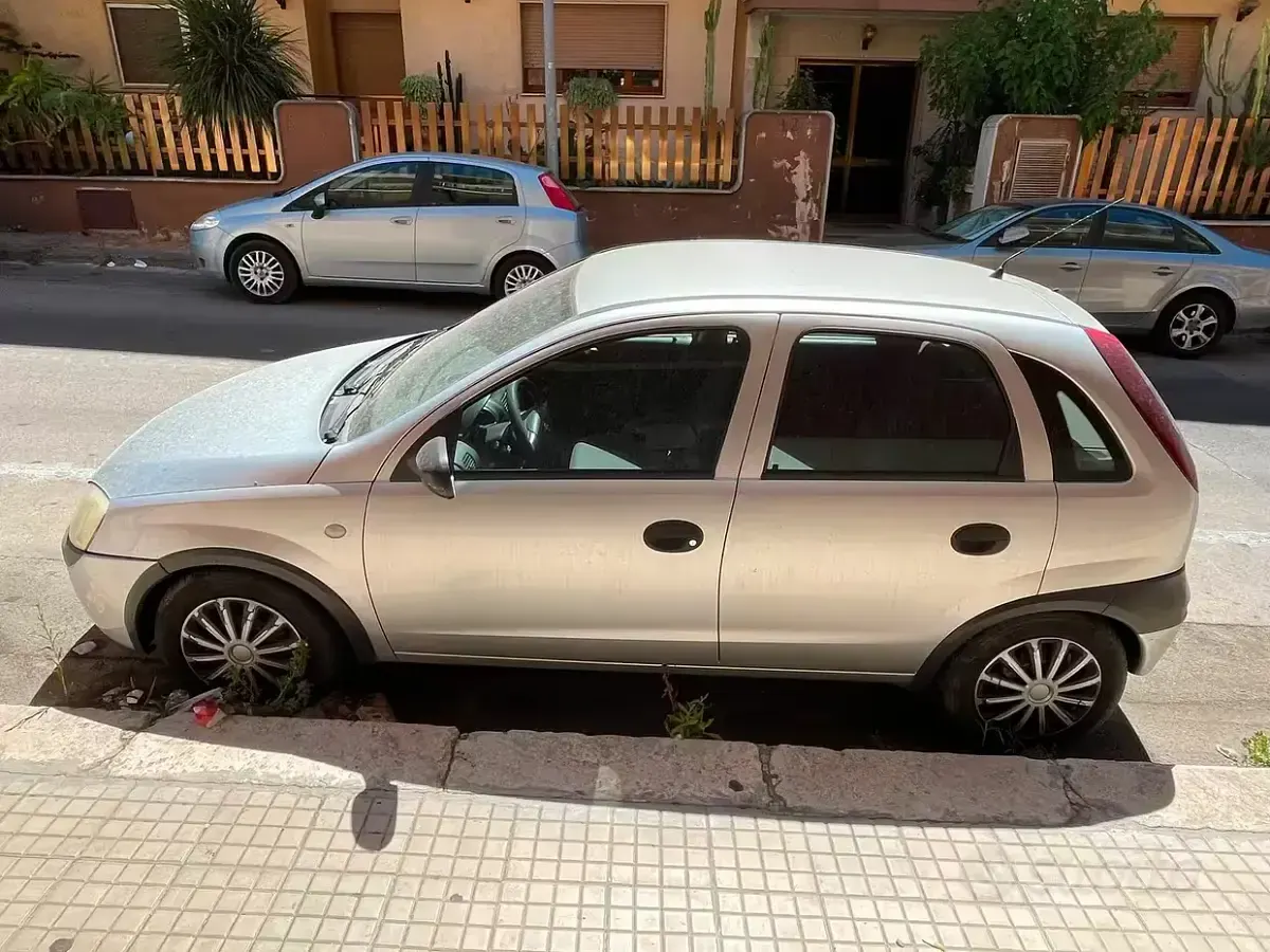 Usata Opel Corsa 58 CV (42 kW) 2003 Grigio Utilitaria