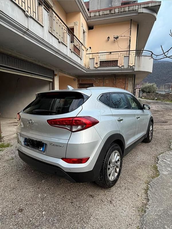 Usata Hyundai Tucson Xpossible 116 CV (85 kW) 2016 Grigio SUV