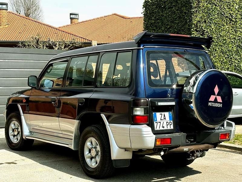 Usata Mitsubishi Pajero 125 CV (91 kW) 1997 Blu/azzurro SUV