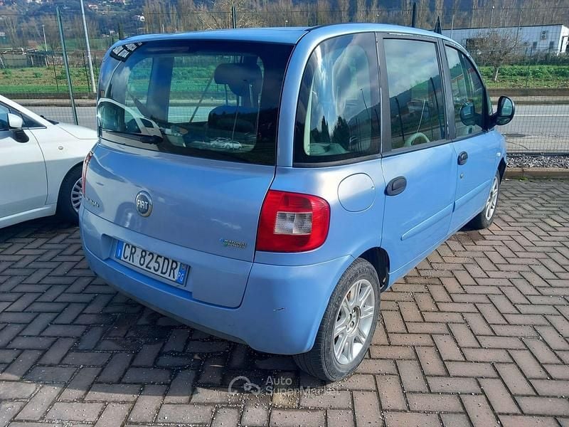 Usata Fiat Multipla Dynamic 92 CV (67 kW) 2004 Blu/azzurro Monovolume
