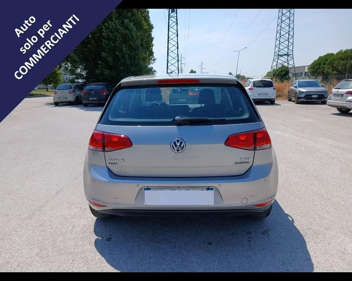Usata VW Golf VII Trendline 110 CV (80 kW) 2016 Grigio metalizzato chiaro Berlina