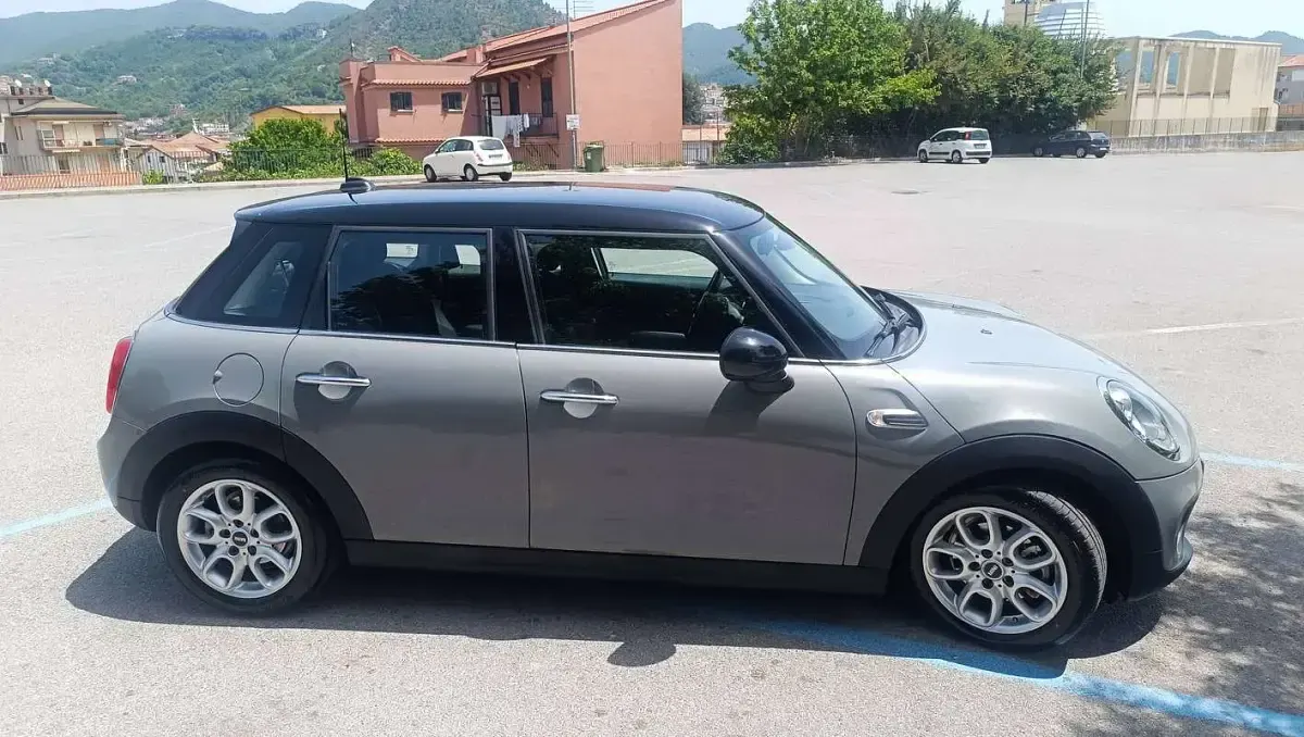 Usata Mini Cooper D 116 CV (85 kW) 2015 Grigio Utilitaria