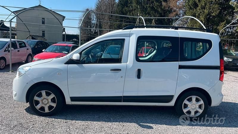 Usata Dacia Dokker Comfort 90 CV (66 kW) 2018 Bianco Monovolume