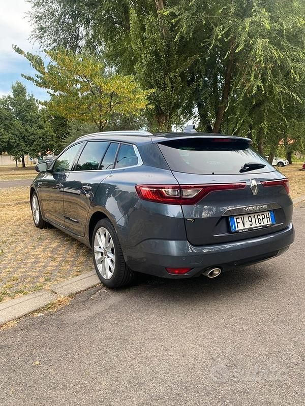Usata Renault Mégane IV 140 CV (102 kW) 2019 Grigio Station wagon
