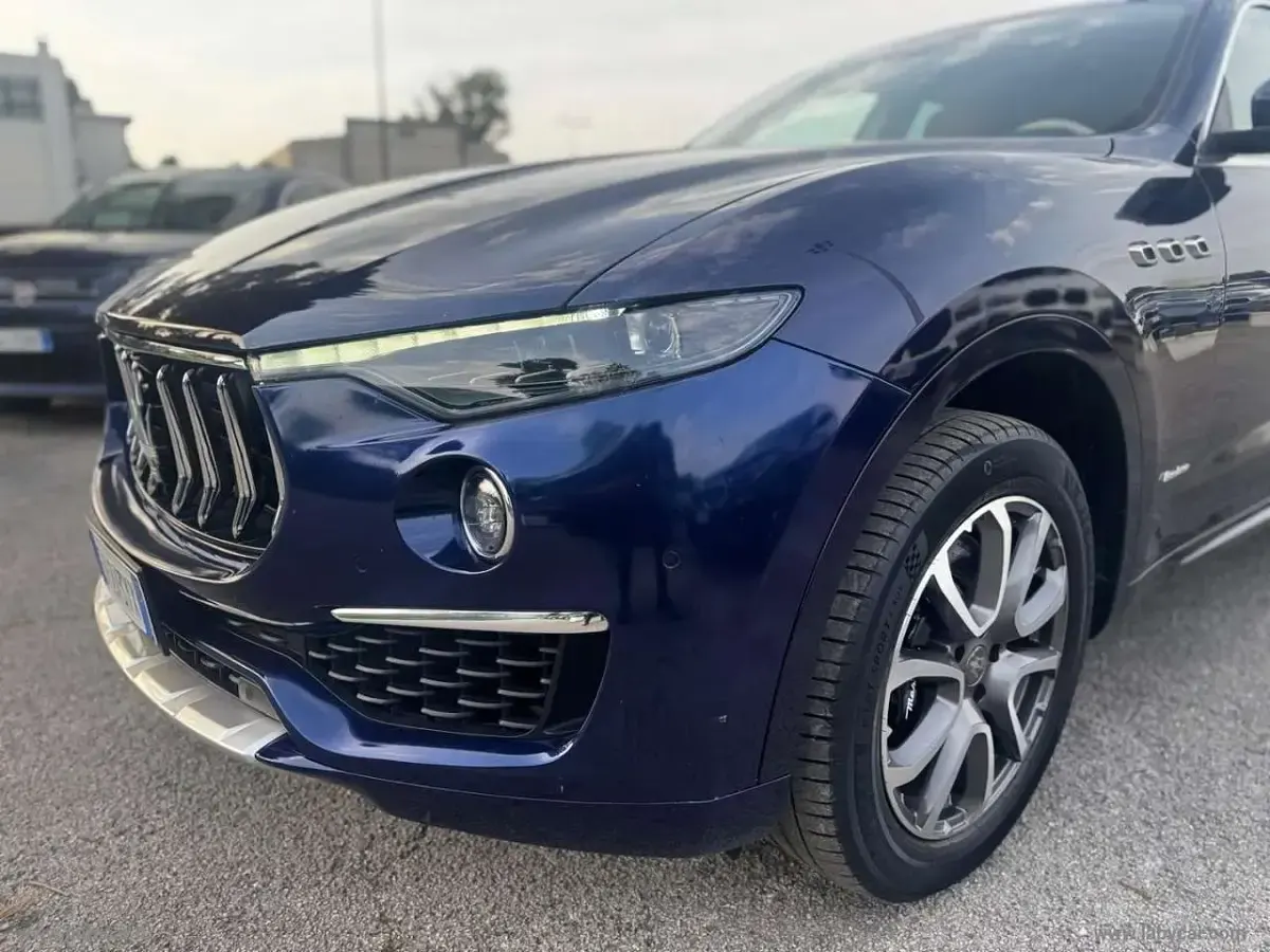 Usata Maserati Levante GranLusso 430 CV (316 kW) 2019 Blu SUV