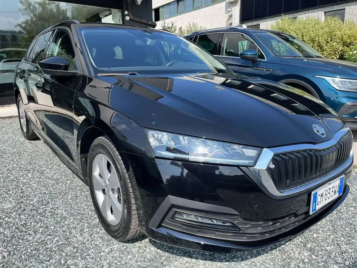 Usata Skoda Octavia Executive 150 CV (110 kW) 2023 Nero Station wagon