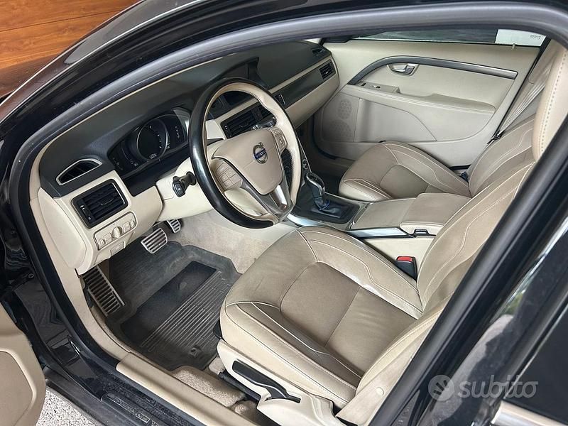 Usata Volvo V70 181 CV (133 kW) 2014 Nero Station wagon