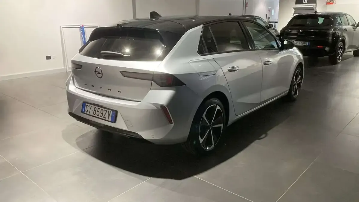 Brugt Opel Astra 131 HK (96 kW) 2025 Sølv Hatchback