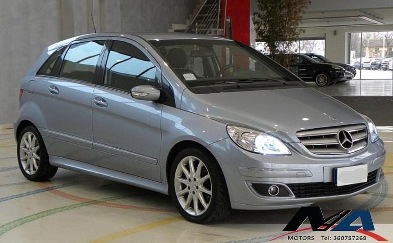 Usata Mercedes B160 95 CV (69 kW) 2009 Argento Monovolume