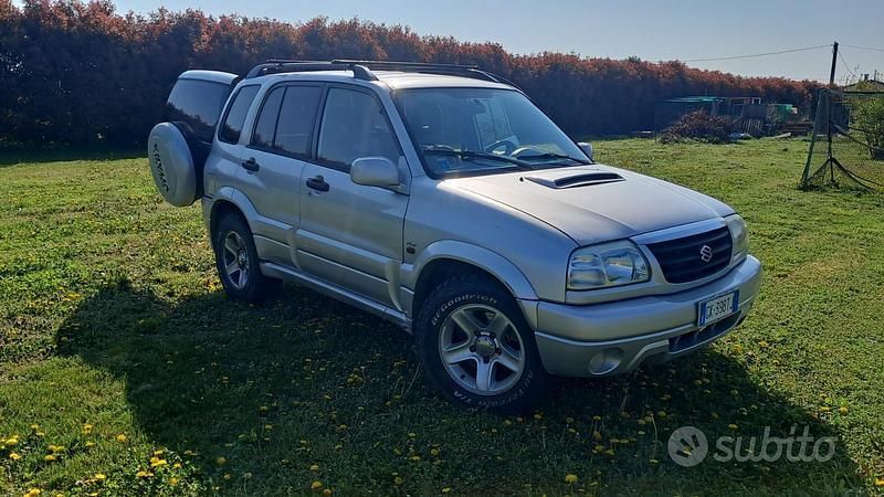 Usata Suzuki Grand Vitara 109 CV (80 kW) 2003 Grigio SUV