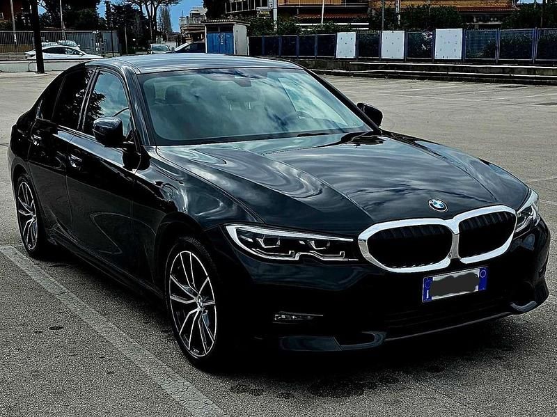 Usata BMW 318 Sport Line 150 CV (110 kW) 2019 Nero Berlina