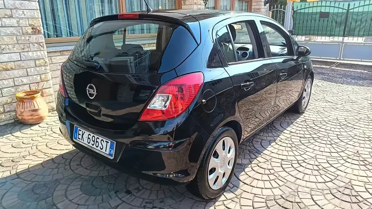 Usata Opel Corsa Cosmo 85 CV (62 kW) 2012 Utilitaria