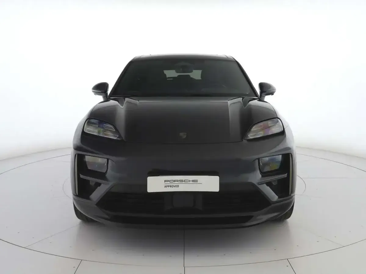 Usata Porsche Macan 330 kW (449 CV) 2024 Grigio vulcano metallizzato SUV