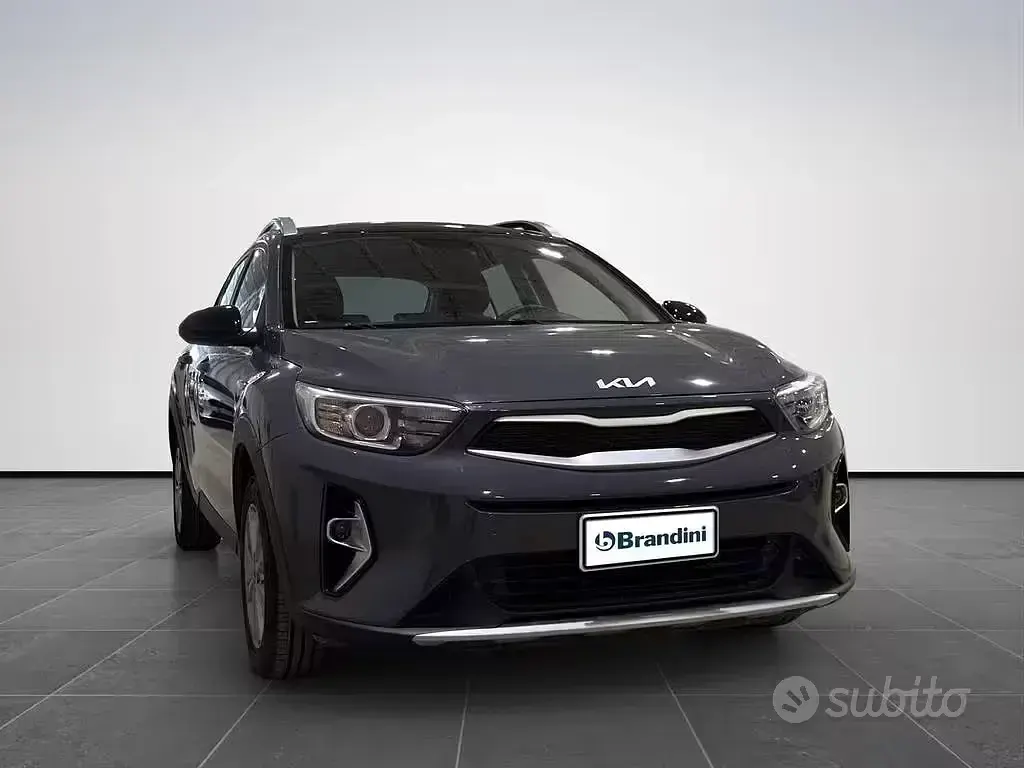 Usata Kia Stonic Urban 84 CV (61 kW) 2022 Grigio metallizzato SUV