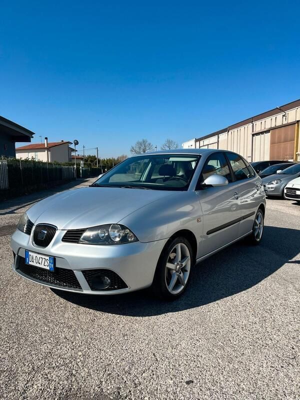 Nero Usata 2006 Seat Ibiza Tre volumi | 2990 € (Cara) - Immagine 1/4