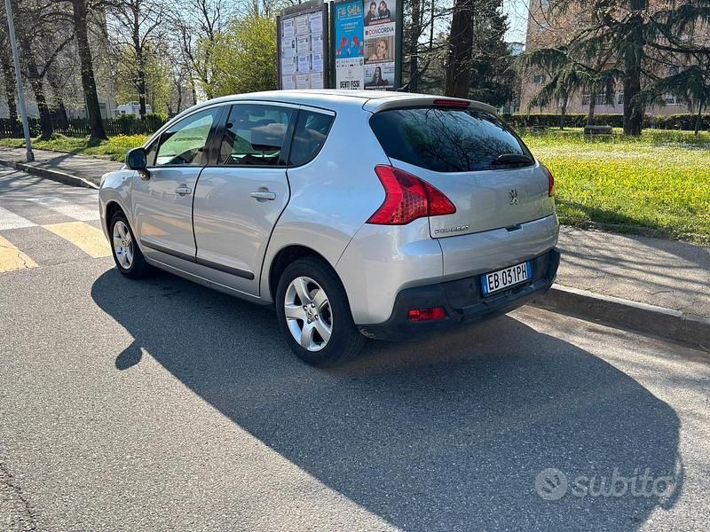 Usata Peugeot 3008 Premium 156 CV (114 kW) 2010 Grigio Station wagon