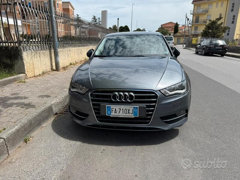 Bianco Usata 2015 Audi A3 Sport Due volumi | 10.000 € (Buon prezzo) - Immagine 1/4