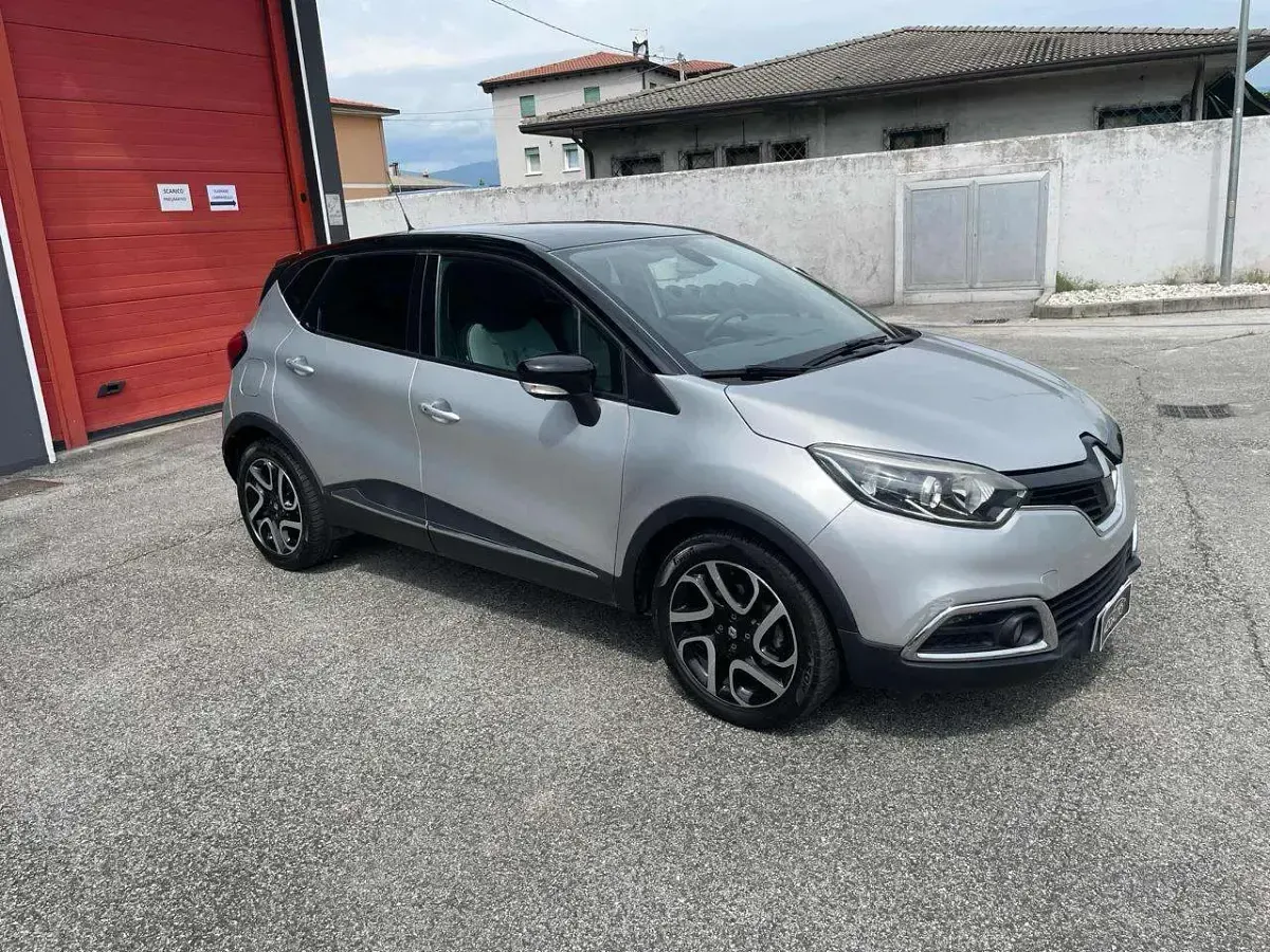 Usata Renault Captur 90 CV (66 kW) 2014 Argento SUV