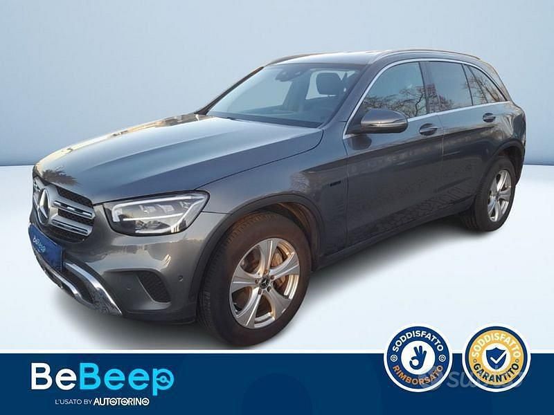 Usata Mercedes GLC300e 305 CV (224 kW) 2021 Grigio metallizzato SUV