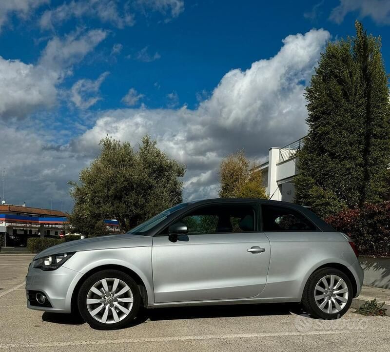 Usata Audi A1 105 CV (77 kW) 2010 Grigio Utilitaria