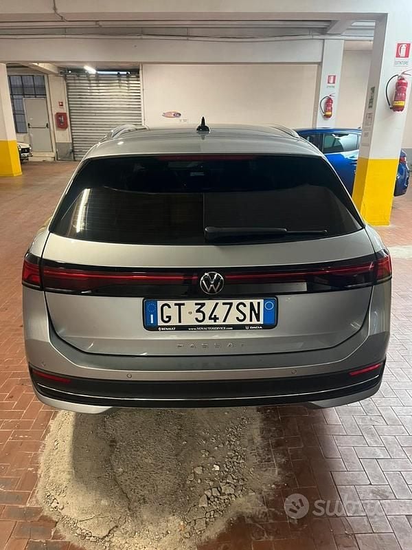 Usata VW Passat R-line 150 CV (110 kW) 2024 Station wagon