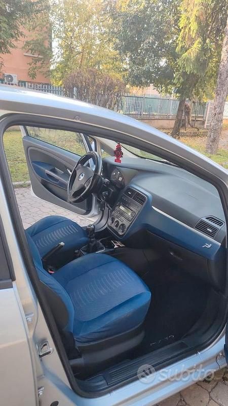 Usata Fiat Grande Punto 65 CV (47 kW) 2007 Grigio Utilitaria