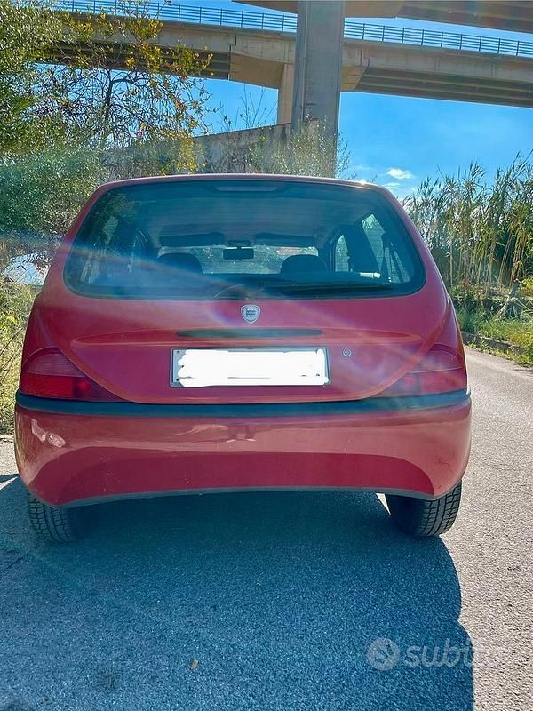 Usata Lancia Ypsilon 54 CV (39 kW) 1997 Rosso Utilitaria