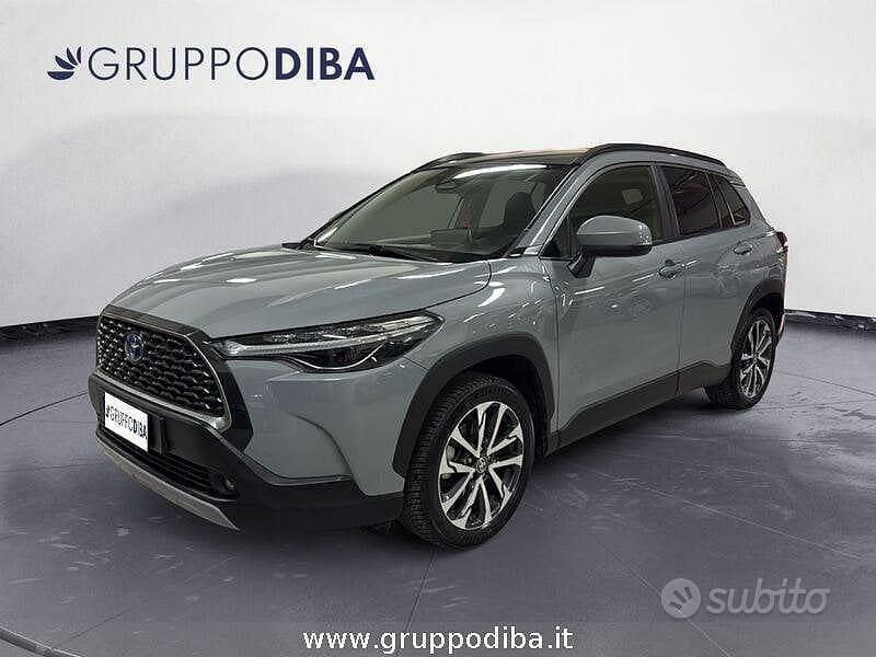 Usata Toyota Corolla Cross Lounge 198 CV (145 kW) 2023 Grigio SUV