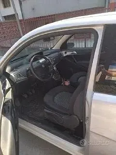 Usata Lancia Ypsilon 95 CV (69 kW) 2007 Grigio Utilitaria