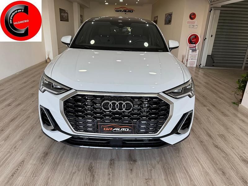 Bianco Nuova 2025 Audi Q3 Ambiente SUV | 49.900 € (Ottimo prezzo) - Immagine 1/4