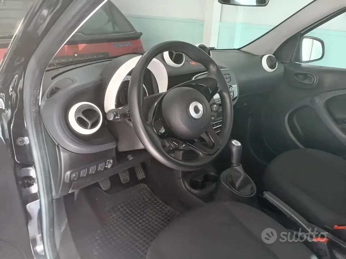 Usata Smart ForFour Prime 71 CV (52 kW) 2018 Bianco Utilitaria